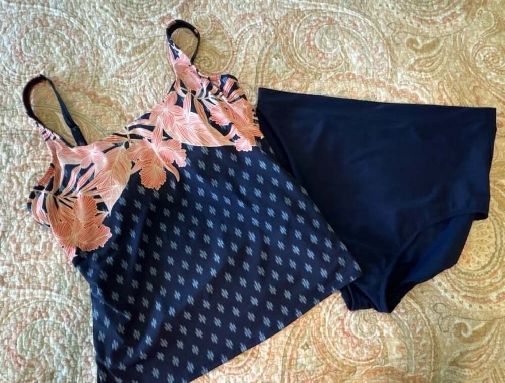 GUC Lands' End Navy Blue and Coral Floral Print Tankini Swim Set, size 16W